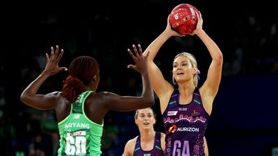 Queensland Firebirds defeat West Coast Fever 72-68, Collingwood Magpies down NSW Swifts 66-58