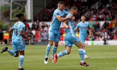 Grimsby strike late to reach playoff final and stun Wrexham in nine-goal thriller