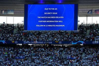 Champions League final start delayed over Paris crowd issues