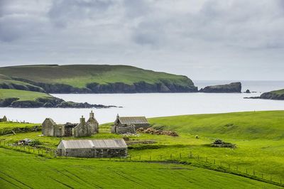 International acclaim for Shetland language primer