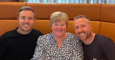 ITV Coronation Street's Alan Halsall distracts fans as he shares snap with lookalike family members