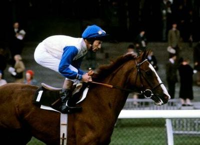 Lester Piggott: horse race jockey who won the Derby nine times dies aged 86