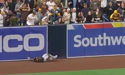 Pittsburgh’s Ben Gamel robbed a home run with the coolest catch that had MLB fans in awe