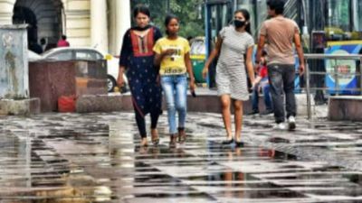 Parts of Delhi receive light rain