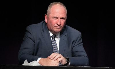 Barnaby Joyce fights to stay on as Nationals’ leader as poll suggests most voters view him as electoral weakness