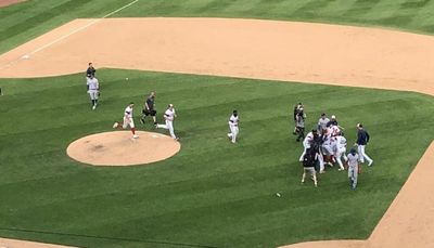 White Sox walk off Cubs in 12 innings