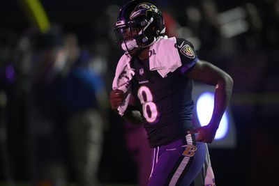 Photo of Ravens QB Lamar Jackson receives honorable mention in Pro Football Hall of Fame contest