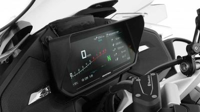 Wunderlich's TFT Shield For The R 1250 GS Keeps The Sun Out Of Your Eyes