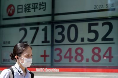 Asian stocks rise after Wall St breaks string of declines