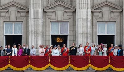 Jubilee: Balcony moment tells UK monarchy's story over years