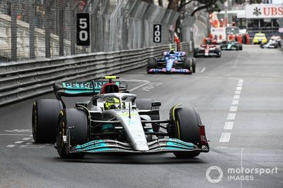 Mercedes: No man’s land deficit in F1 a "huge annoyance"