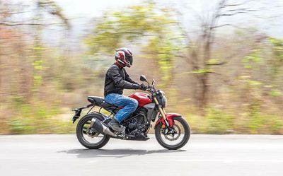 Honda CB300R: an easy, light weight bike