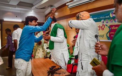 Farmers’ leader Rakesh Singh Tikait attacked in Bengaluru
