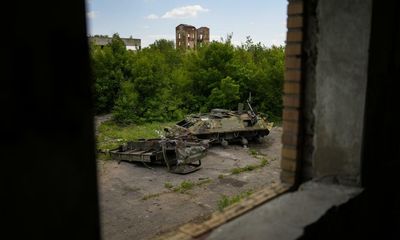 Russians advance into largest city in Donbas still in Ukrainian hands