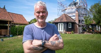 Man sick of paying for electricity moves into windmill and says he won't pay bill again