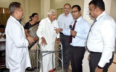 102-year-old man undergoes ‘rare‘ hip replacement surgery