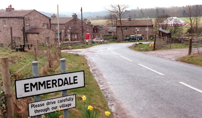 Legendary Emmerdale actor dies aged 79 as fans pay emotional tributes