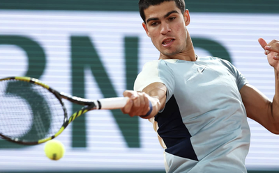 Carlos Alcaraz crushes Khachanov to reach French Open quarter-finals