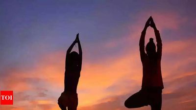 Yoga event at Dilkusha draws crowd
