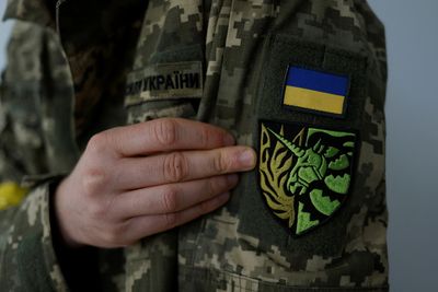 Ukraine's 'unicorn' LGBTQ soldiers head for war
