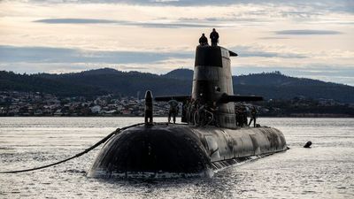 Submariners push for new 'son of Collins' fleet before AUKUS nuclear boats arrive in 2040s
