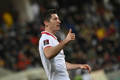 Poland boss tells Robert Lewandowski to join Liverpool