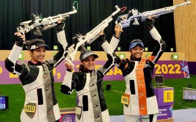 Women’s air rifle team bags gold