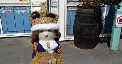 Bollards in Mumbles have been covered with these brilliant knitted Queen's Platinum Jubilee tributes