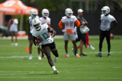 Dolphins WR Tyreek Hill starting podcast, plans to debut Wednesday