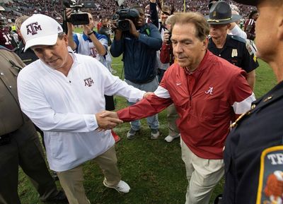 The only correct way to seat the coaches and executives at the SEC’s Spring Meeting