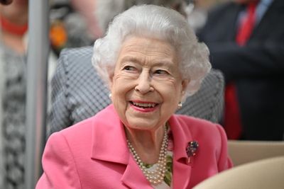 Queen arrives back in Windsor for Jubilee after storm forces her plane to abort landing