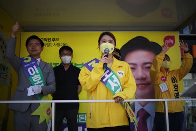 Teen candidates in local South Korea races reveal youth vote's power
