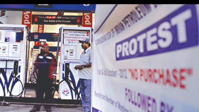 Petrol dealers stage protest, 225 pumps in Nashik district run dry