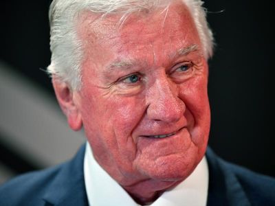 League broadcast icon Ray Warren retires