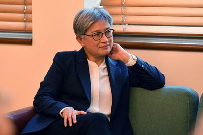 Penny Wong ramps up Pacific lobbying effort as she flies out to Samoa and Tonga