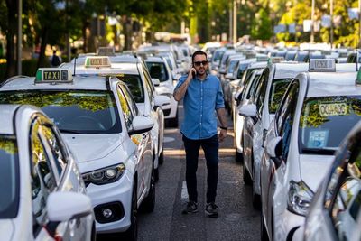 Madrid taxi drivers protest proposed ride-hailing rules