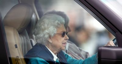 Queen receives good news arriving back in Windsor for Jubilee after flight drama