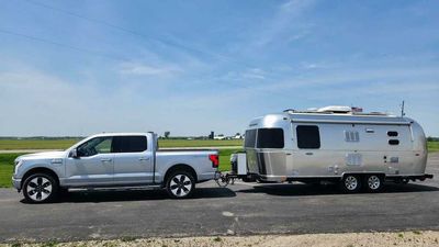 Ford F-150 Lightning Owner Opens Up About Towing And Range Reduction