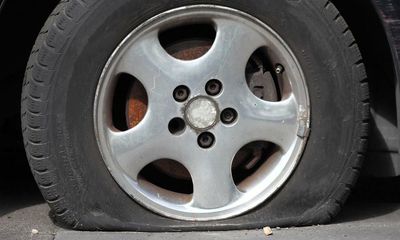 Rival climate groups deflate SUV tyres in Glasgow and Edinburgh