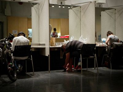 To fight the opioid crisis, Canada tests decriminalizing possession