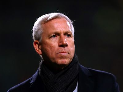 Alan Pardew quits CSKA Sofia job after fans racially abuse own players