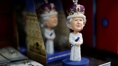 Brits to celebrate Queen’s Jubilee by spending millions on royal memorabilia