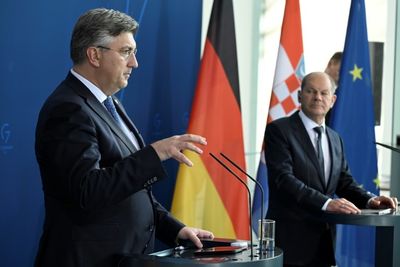 EU says Croatia ready to adopt euro in 2023