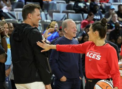 Kelsey Plum barked at Tom Brady while he sat courtside for the Las Vegas Aces