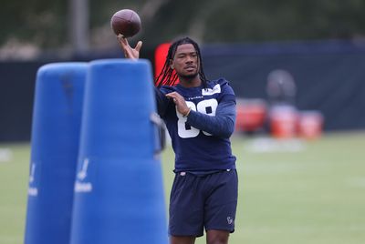 WATCH: Texans WR John Metchie continues rehabbing knee during OTAs