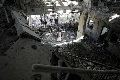 U.S. lawmakers relaunch effort to stop U.S. support for Saudi Yemen campaign