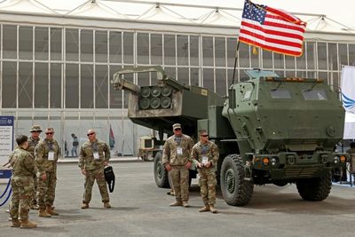 New US aid for Ukraine: Himars rockets, javelins, helicopters