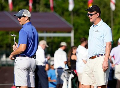 Eli, Peyton Manning unveil pro-am strategy at Memorial: ‘Trying not to hit a patron’