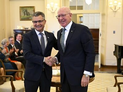 Republic referendum second-term priority