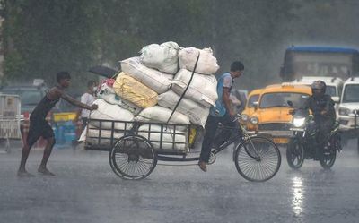 MeT predicts heavy rain in north Bengal, northeast